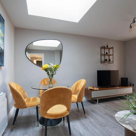 Elliot Oliver - Modern 2 Bedroom Town Centre Apartment Cheltenham Ngoại thất bức ảnh