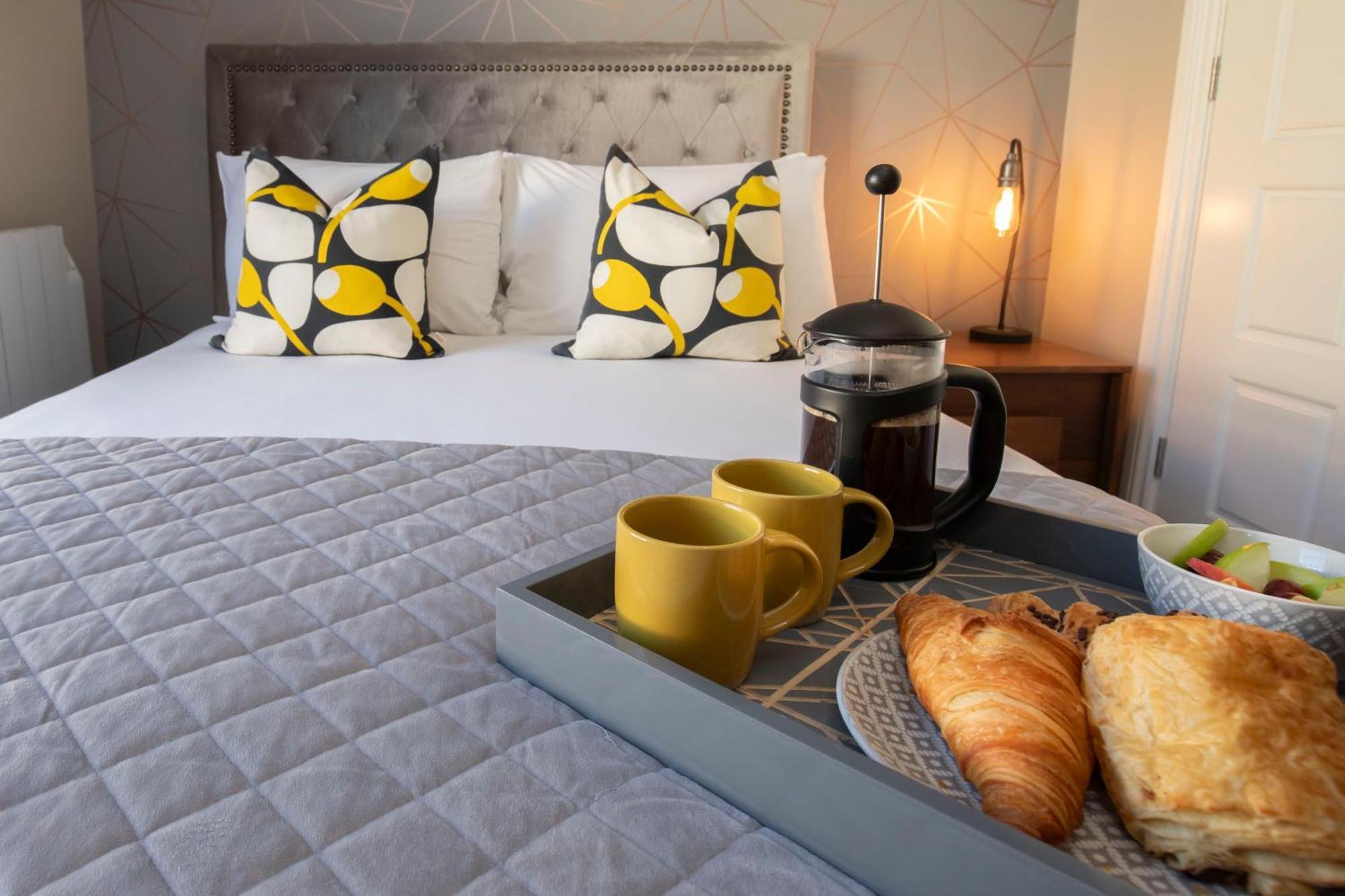 Elliot Oliver - Modern 2 Bedroom Town Centre Apartment Cheltenham Ngoại thất bức ảnh