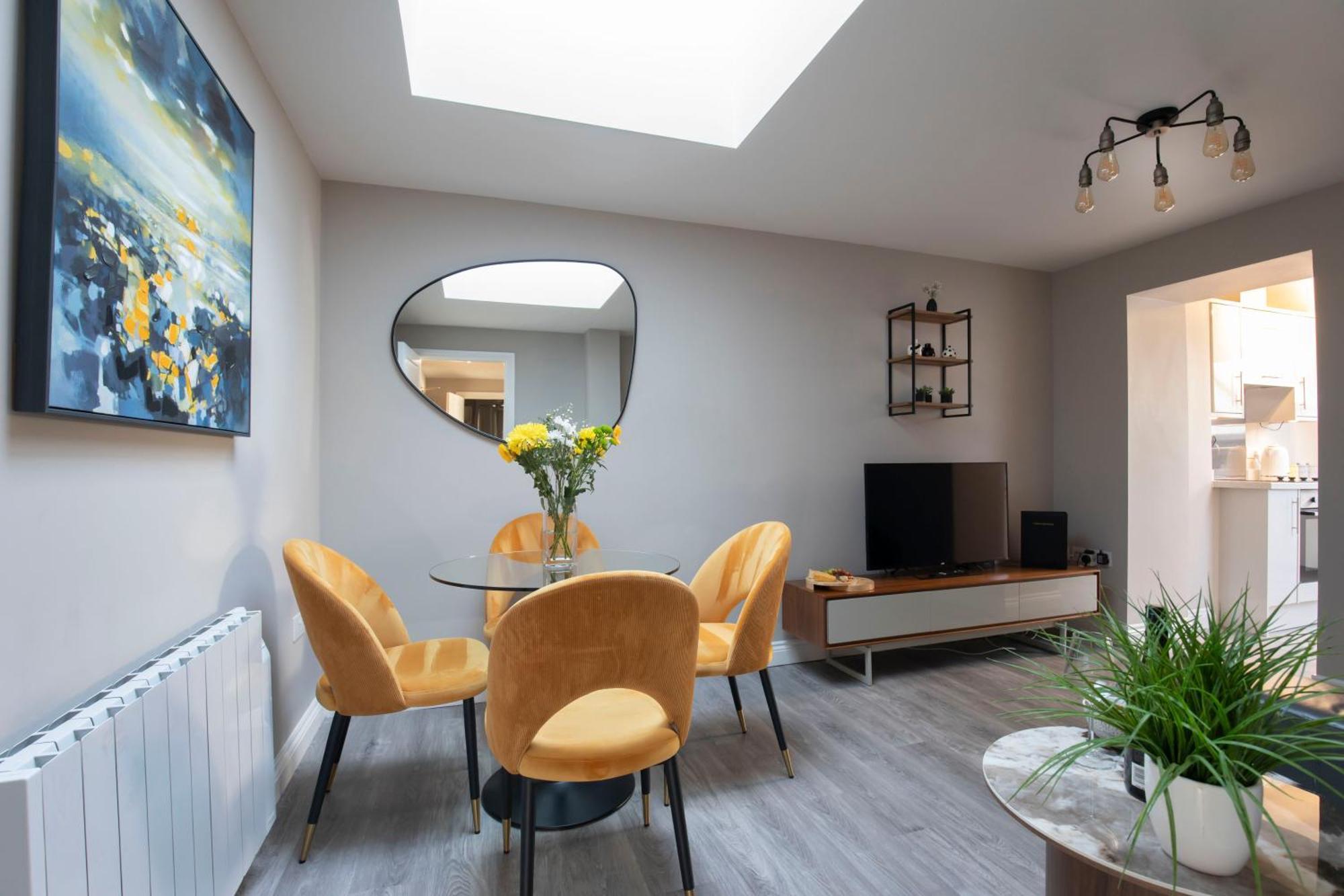 Elliot Oliver - Modern 2 Bedroom Town Centre Apartment Cheltenham Ngoại thất bức ảnh
