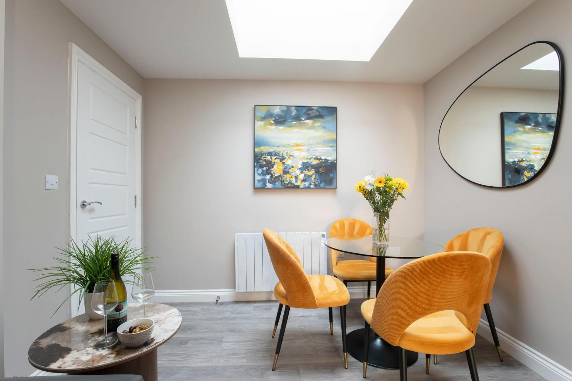 Elliot Oliver - Modern 2 Bedroom Town Centre Apartment Cheltenham Ngoại thất bức ảnh